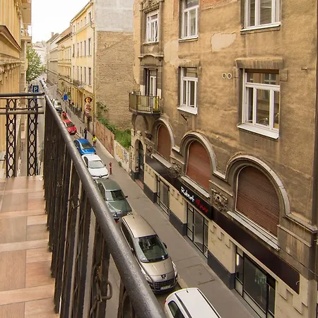 Opera Elegance Andrassy Apartment Budapest